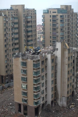 Trường hợp nào nhà chung cư bị phá dỡ? Quy định pháp luật hiện hành